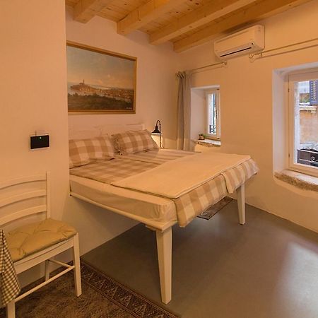 Apartments Casa Vecchia ロヴィニ エクステリア 写真