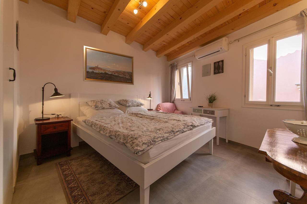 Apartments Casa Vecchia ロヴィニ エクステリア 写真