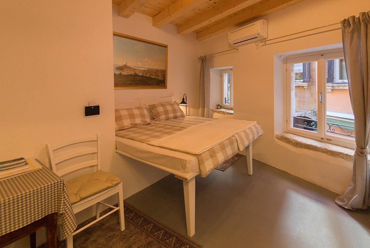Apartments Casa Vecchia ロヴィニ エクステリア 写真