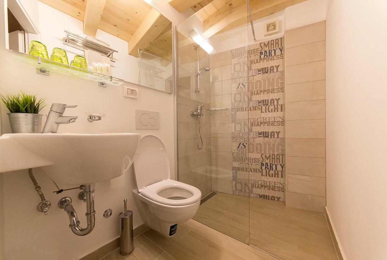 Apartments Casa Vecchia ロヴィニ エクステリア 写真