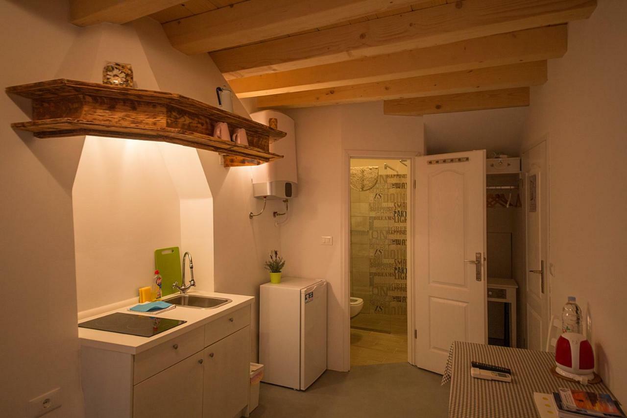 Apartments Casa Vecchia ロヴィニ エクステリア 写真